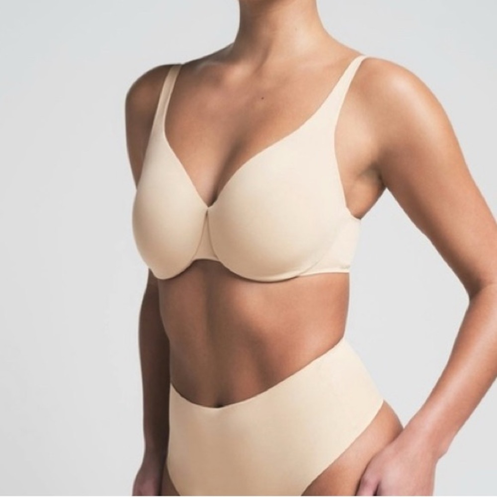 SKIMS SMOOTHING INTIMATES UNLINED MINIMIZER BRA IN SAND 36C - Picture 1 of 4